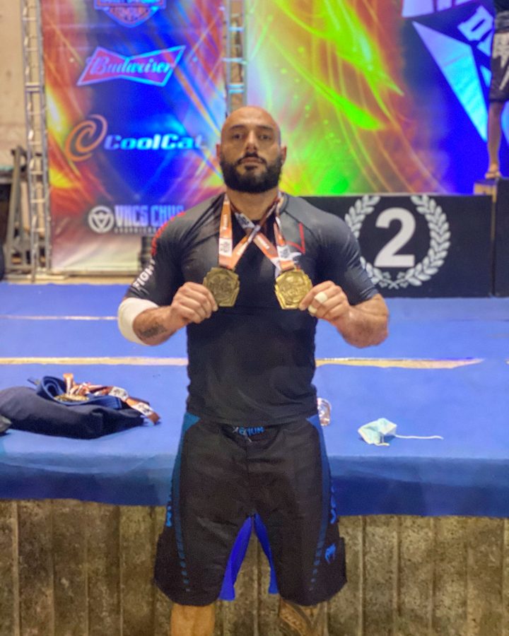 Ricardo Farache no pódium de jiu-jitsu